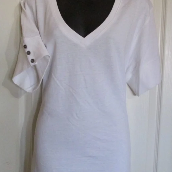 Jane & Delancey Heavy Cotton/Poly V-Neck Top - Picture 3 of 4